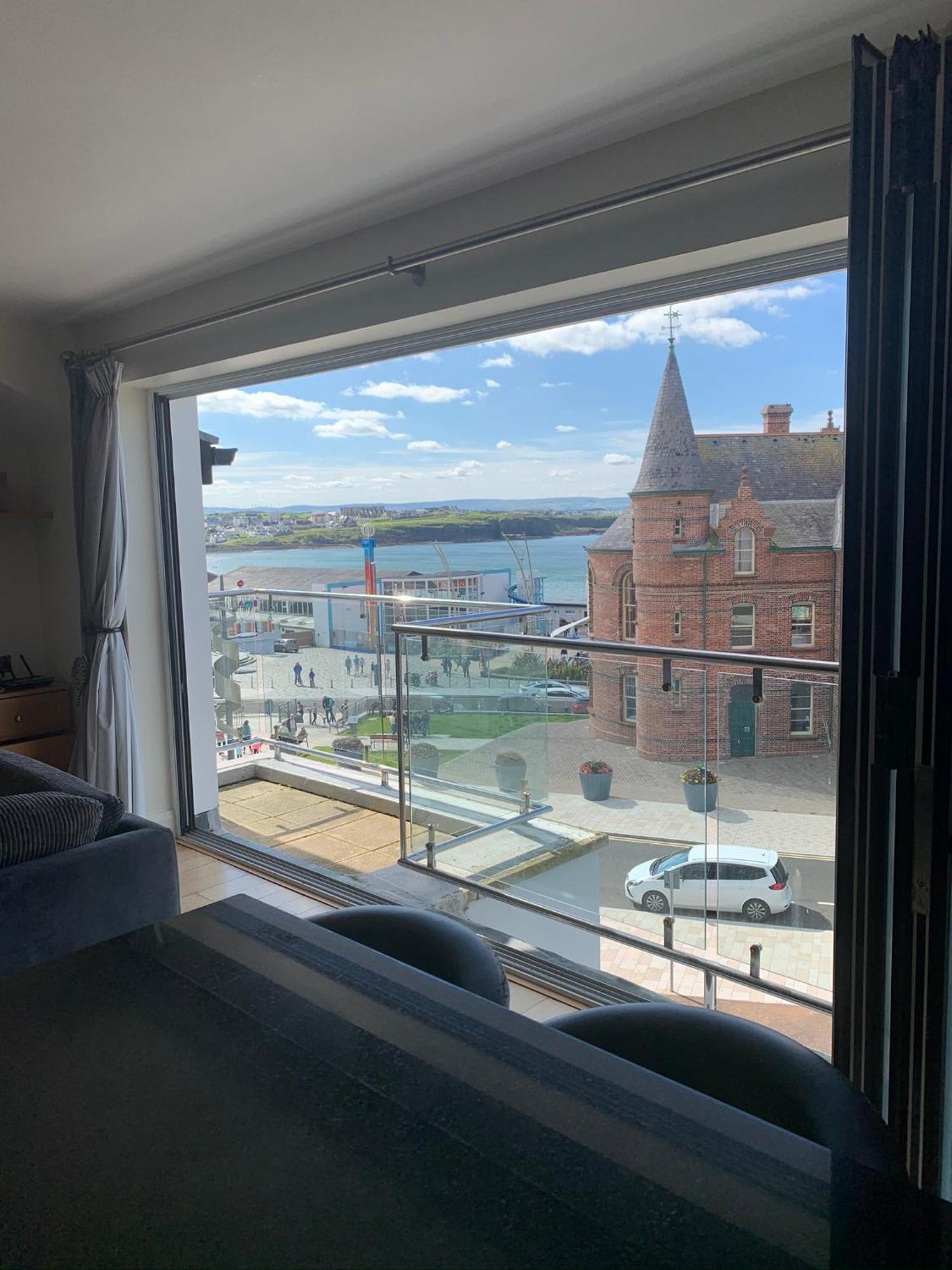 Penthouse Apartment - Town Centre, Sea Views, Secure Parking Portrush Εξωτερικό φωτογραφία
